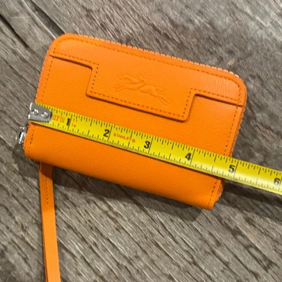 Longchamp Orange Wallet. - Picture 2 of 6
